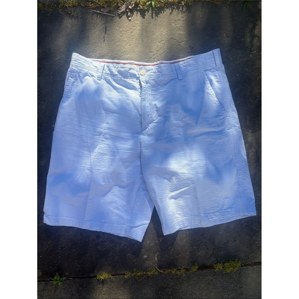 Izod Light Blue Seersucker Flat-Front Men's Shorts